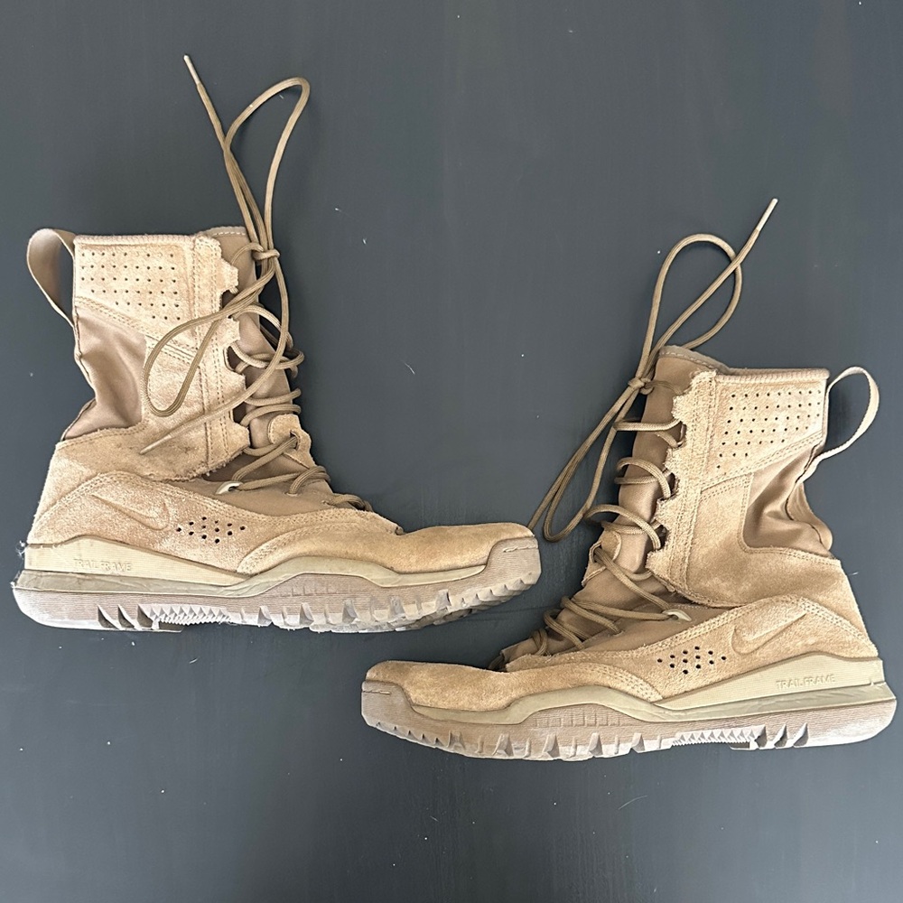 Nike SFB Men's Beige Combat Boots
